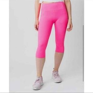 Zyia Women’s Hot Pink Light n Tight Hi Rise Crop Capri Leggings Sz 4 Pockets